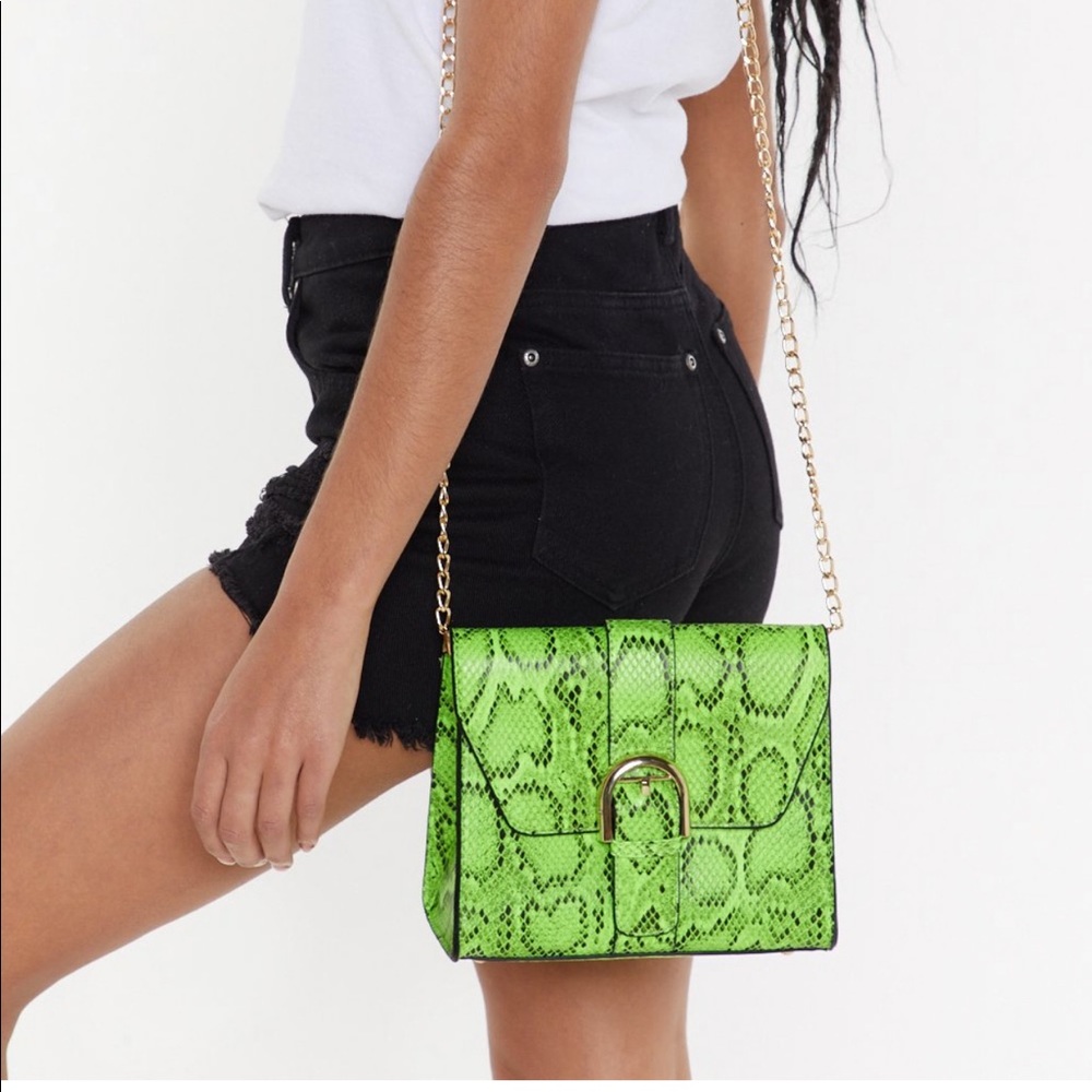 Nasty Gal Neon Green Snakeskin Crossbody Bag with Gold Chain - Picture 6 of 6
